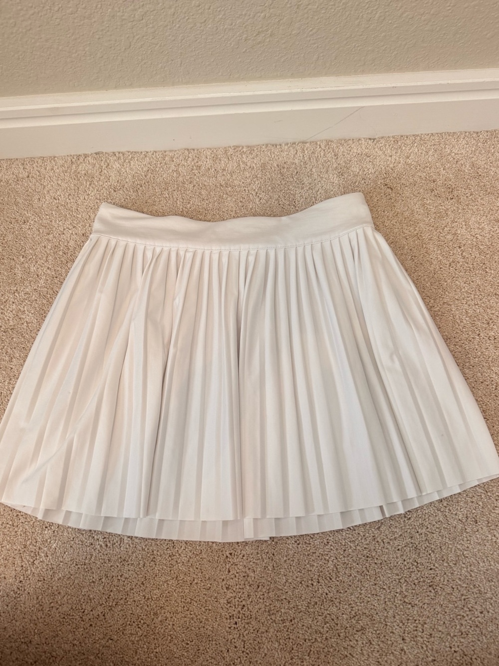 Vineyard Vines White Pleated Skater Skirt